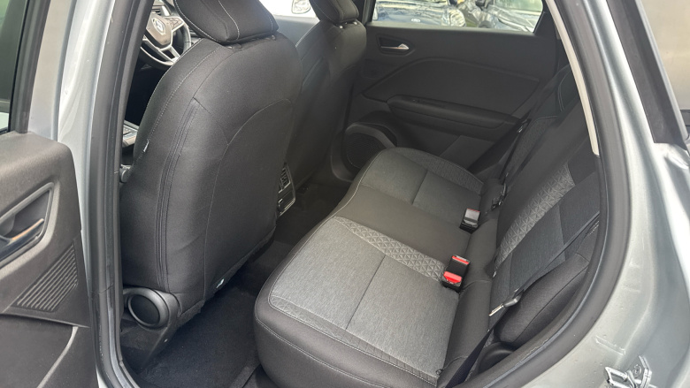 Renault Captur 1.6 E-Tech full hybrid 145 Evolution 5dr Auto Hybrid Hatchback